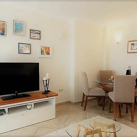 Apartment Waterfront Morlaco *